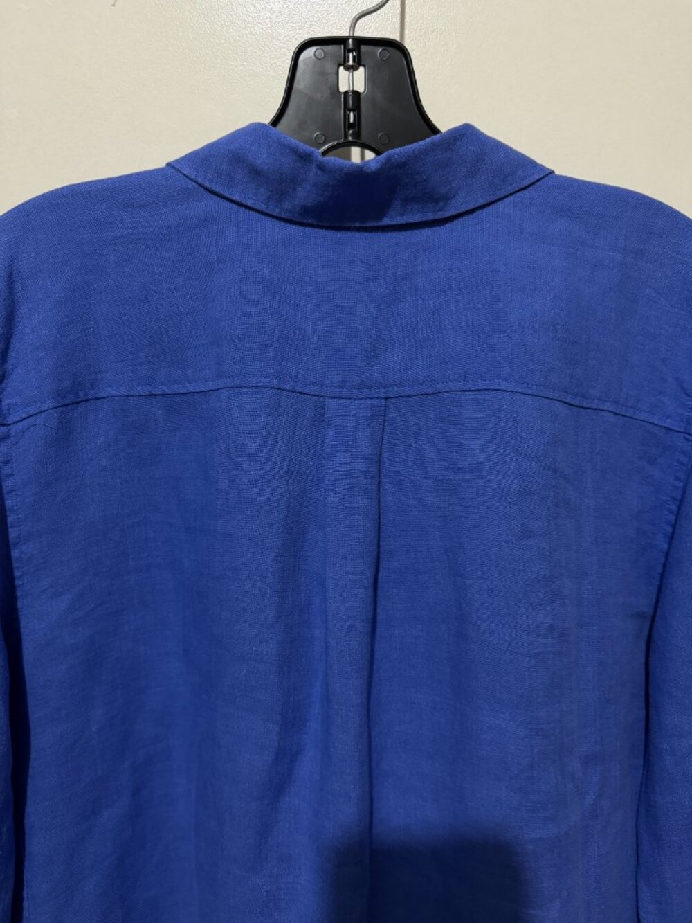 Chico's No-Iron Linen Button-Down Shirt (Dual Front Utility Pockets) - Picture 7 of 16